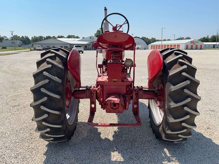 farmall-400-image-4