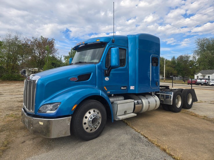 2020-peterbilt-579-image-3