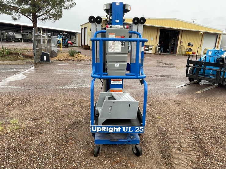 #4647-•-upright-25'-personnel-lift-image-5