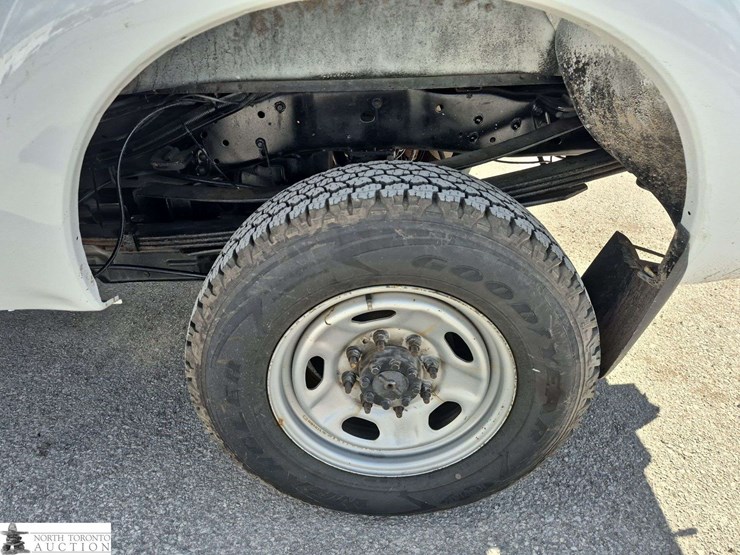 2015-ford-f350-image-22