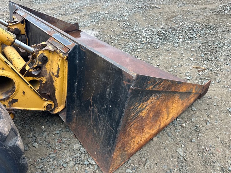 deere-240-image-11