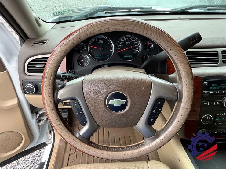 2013-chevrolet-silverado-z71-/-4x4-/-3500hd-pickup-image-61