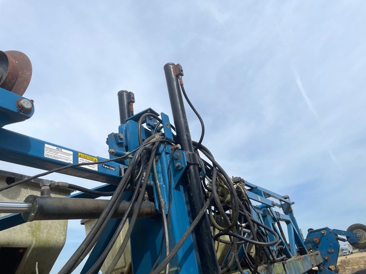 #1275-•-kinze-12'-corn-planter-image-38