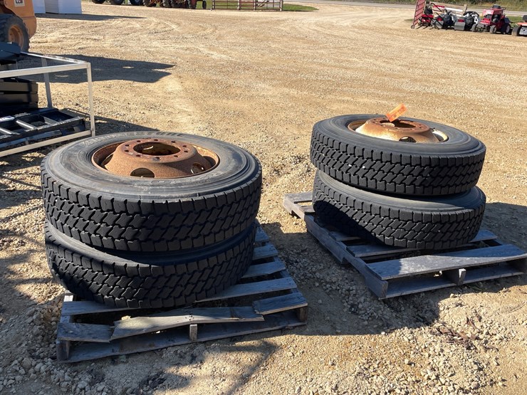 #3021-•-(4)-295/75r22.5-semi-drive-tires-and-rims-image-3
