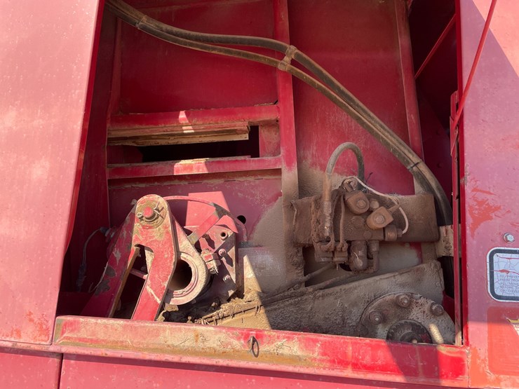 #2802-•-case-8580-baler-with-accumulator-(offsite-in-deming,-nm)-image-13
