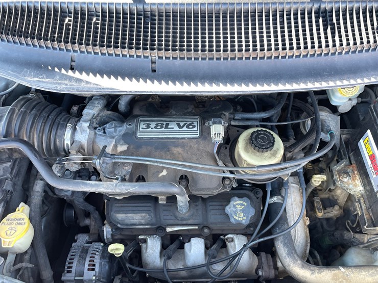 2005-chrysler-town-&-country-image-66