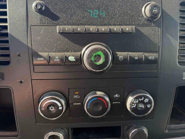 2008-chevy-silverado-pick-up-truck-image-16