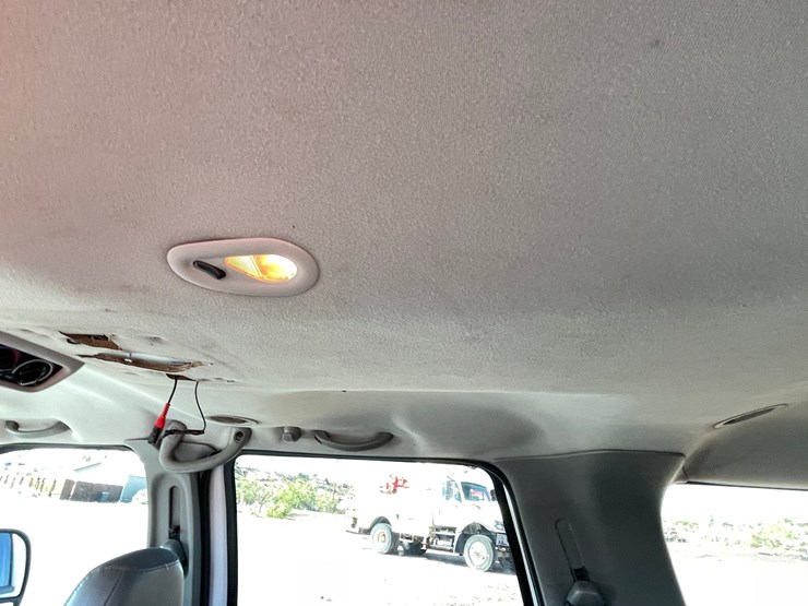 2003-ford-excursion-image-23