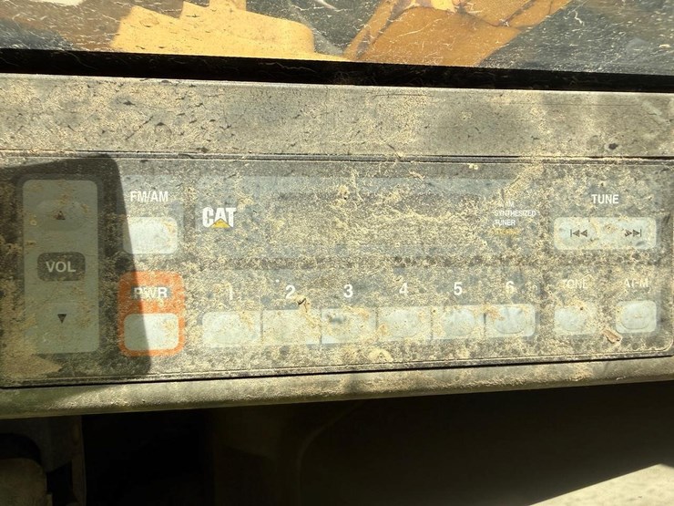 2005-caterpillar-320cl-image-31
