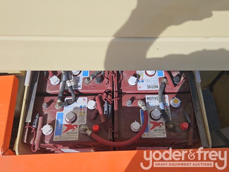 2015-jlg-4069le-image-9