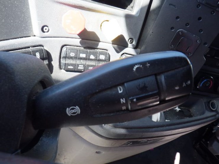 2020-freightliner-cascadia-125-image-18