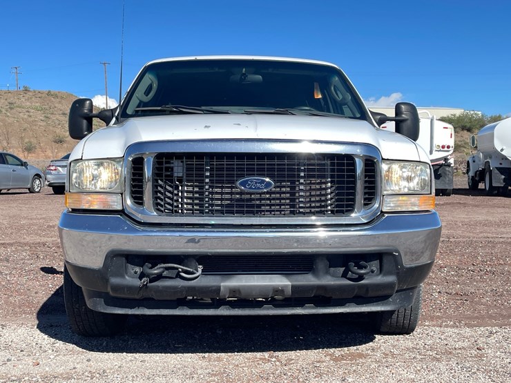 2003-ford-excursion-image-2