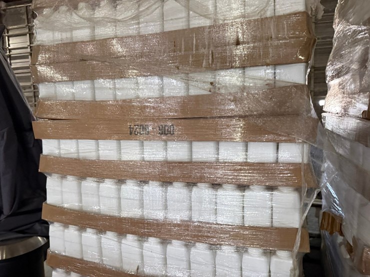#42116-•-lot-of-(2)-pallets-of-1-gallon-empty-jugs-image-5