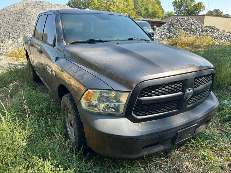 2015-dodge-1500-image-2