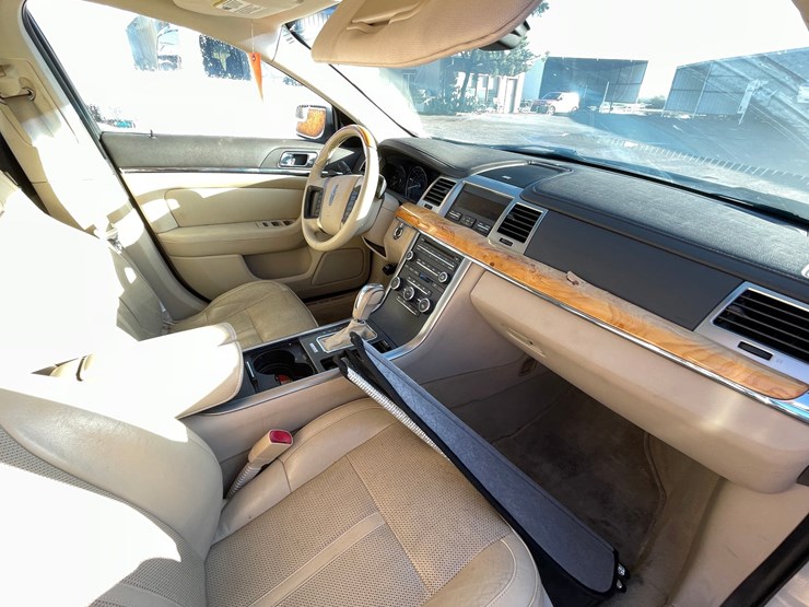 #2759-•-2010-lincoln-mks-(has-nm-title)-image-77