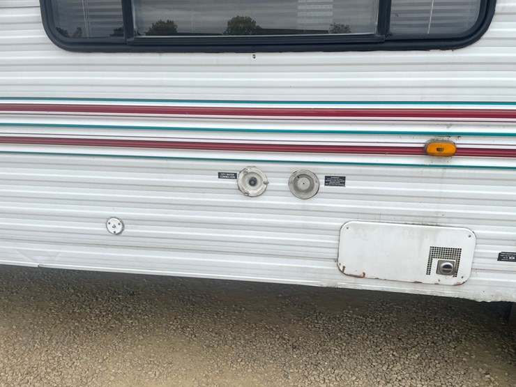 #1276-•-1998-jayco-eagle-304-camper-(has-mn-title)-image-37