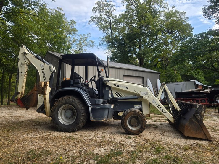 terex-tlb840r-image-12