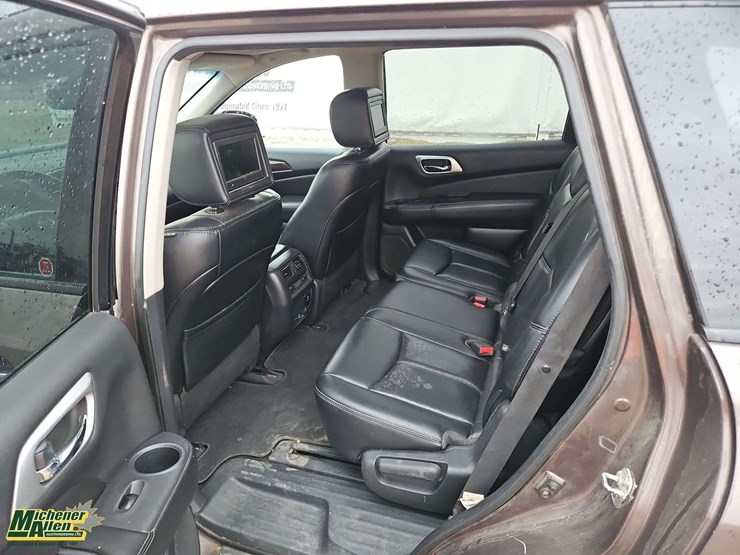 2015-nissan-pathfinder-image-24