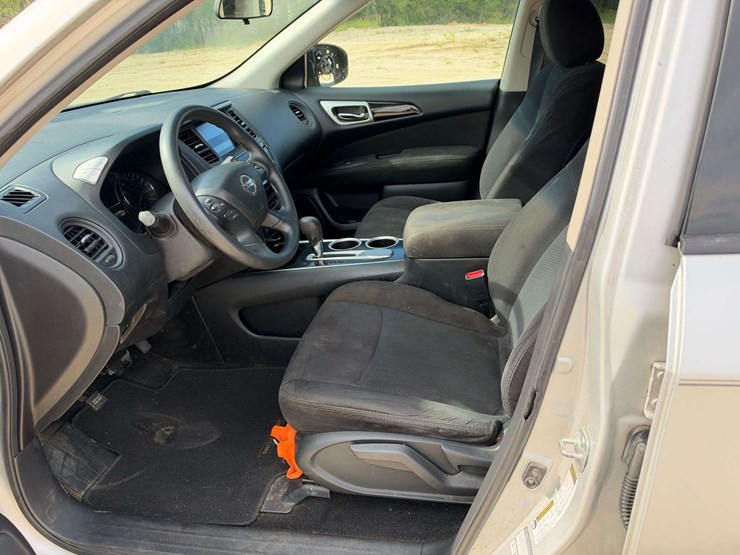 2015-nissan-pathfinder-image-10