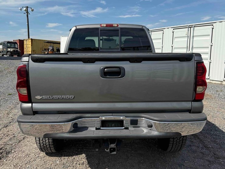 2006-chevrolet silverado-pick-up-image-4