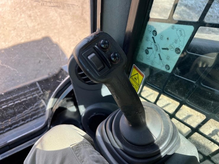 2018-caterpillar-299d2-xhp-image-23