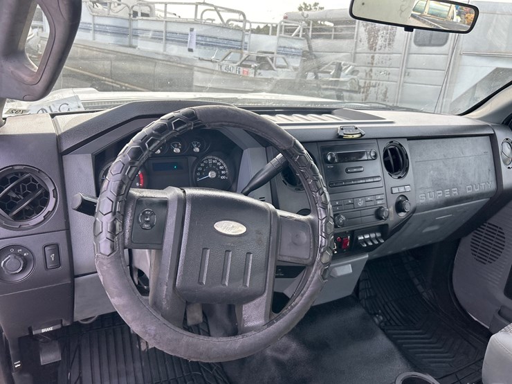 2011-ford-f450-image-16