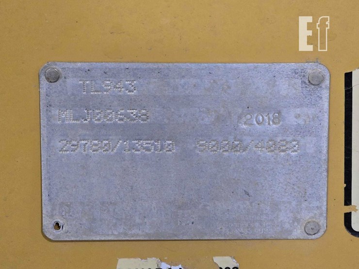 2018-caterpillar-tl943d-image-27