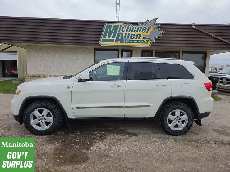 2011-jeep-grand-cherokee-image-5