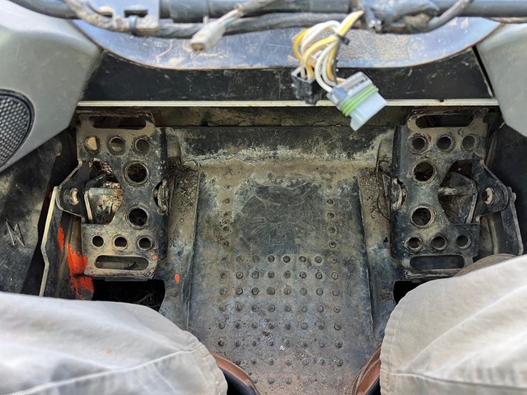 2016-bobcat-t550-image-23
