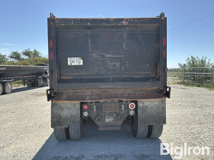 2015-freightliner-114sd-image-6