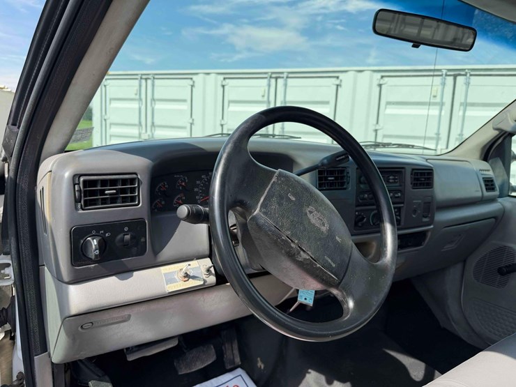 2001-ford-f450-image-17