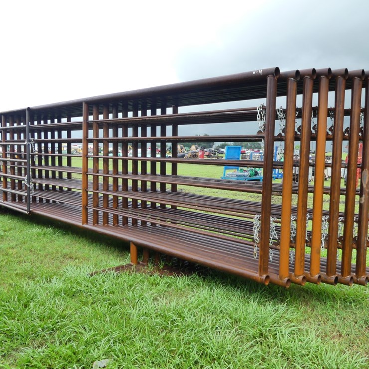 (10) 24' Free Standing Panels
