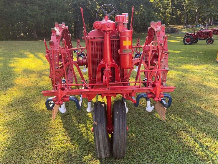 1938-farmall-f-14-image-2