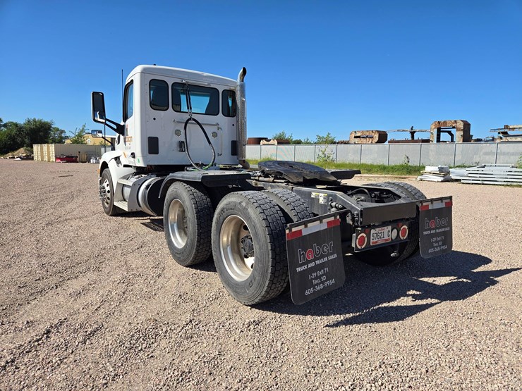 2018-peterbilt-579-image-4