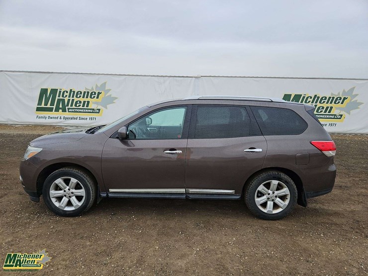 2015-nissan-pathfinder-image-8