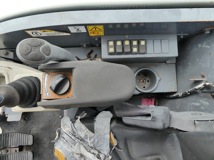 takeuchi-tb240-image-20