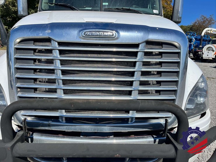 2018-freightliner-cascadia-t/a-truck-tractor-image-11