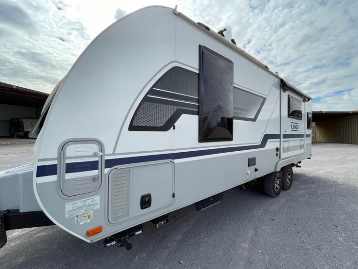 #2824-•-2022-lance-travel-trailer,-(has-new-mexico-title)-image-125