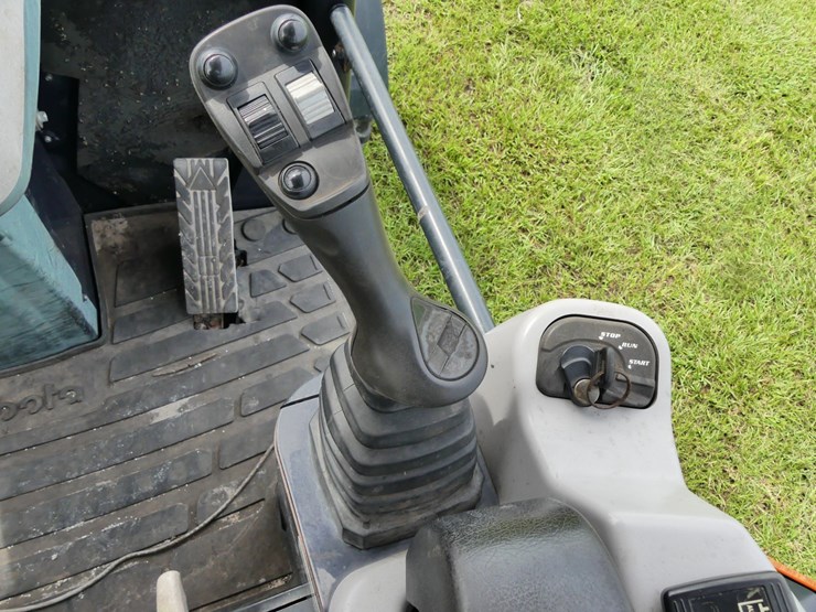 kubota-r640-image-15