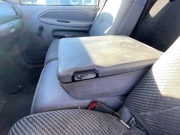 #2760-•-2001-dodge-ram-(title-in-delay)-image-27