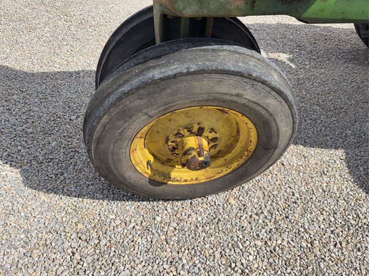 john-deere-720-image-15