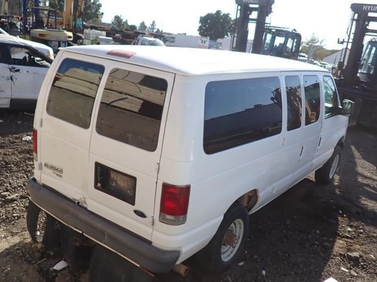 2007-ford-e350-image-4