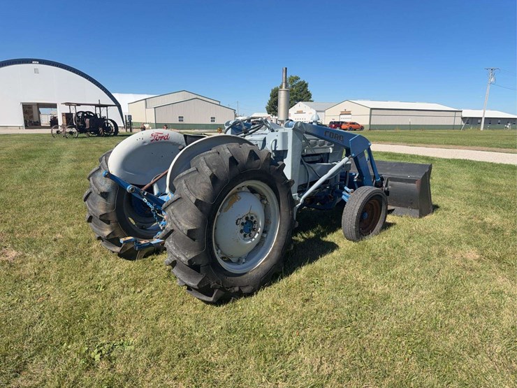 ford-tractor-image-5