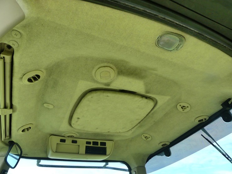 john-deere-8245r-image-13