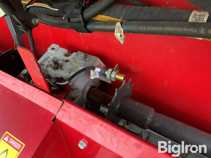 2017-massey-ferguson-2956a-image-16
