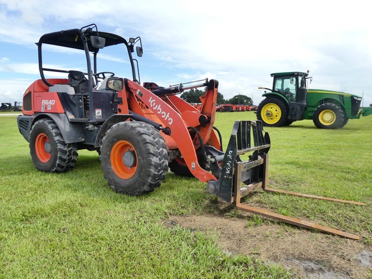kubota-r640-image-2