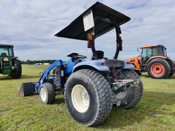 new-holland-tn-4-image-4