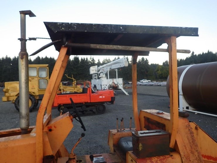 ditch-witch-r30-image-12