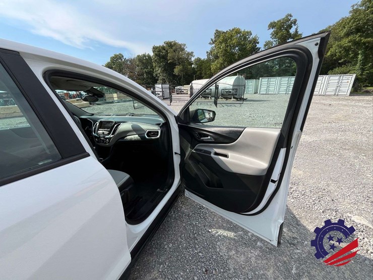 2020-chevrolet-equinox-ls-image-35