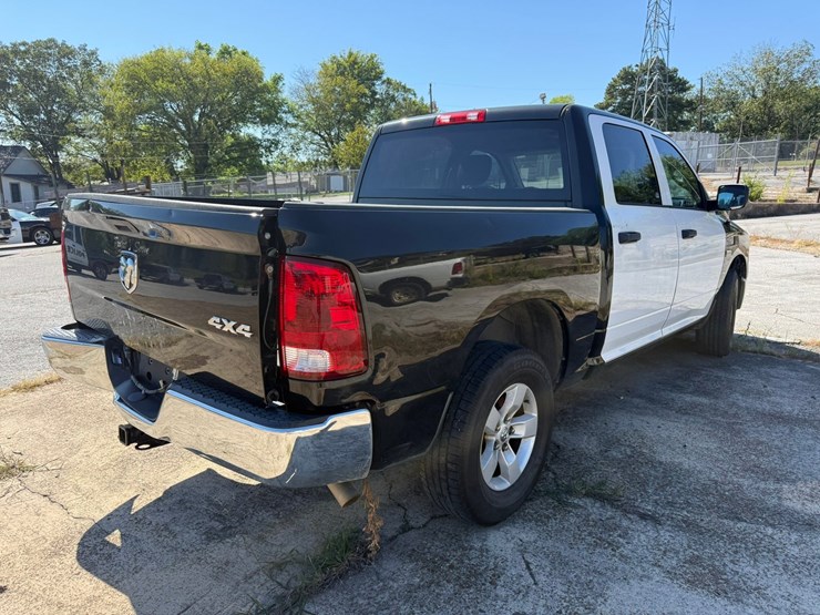 2017-dodge-1500-image-3